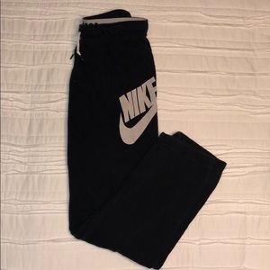 Nike|| Black sweat pants